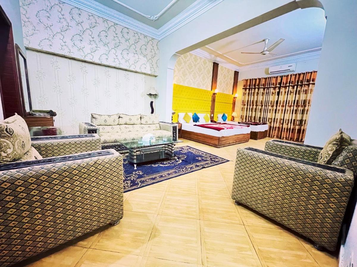 Hotel Serena Palace Мултан Екстериор снимка