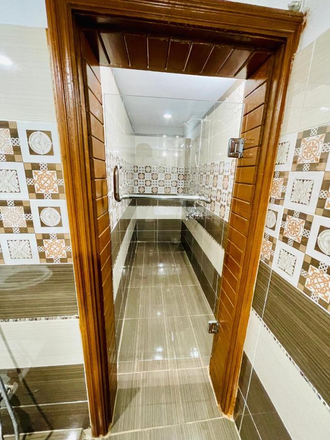 Hotel Serena Palace Мултан Екстериор снимка